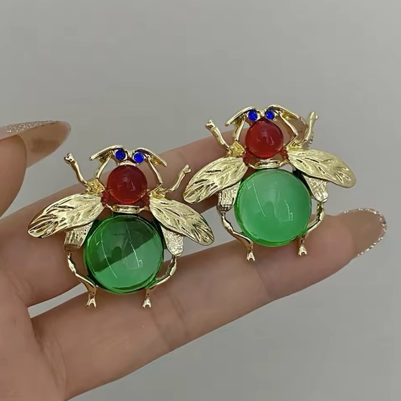 Vintage Green Blue Bee Earrings for Women Unique Retro Animal Insects Earrings - Picture 1 of 3